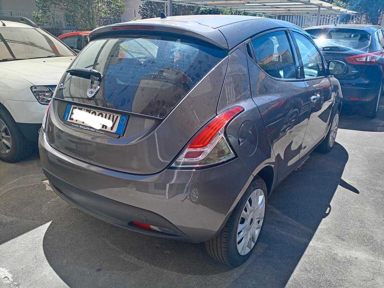 Lancia Ypsilon 1.2 69 CV 5 porte S&S Gold