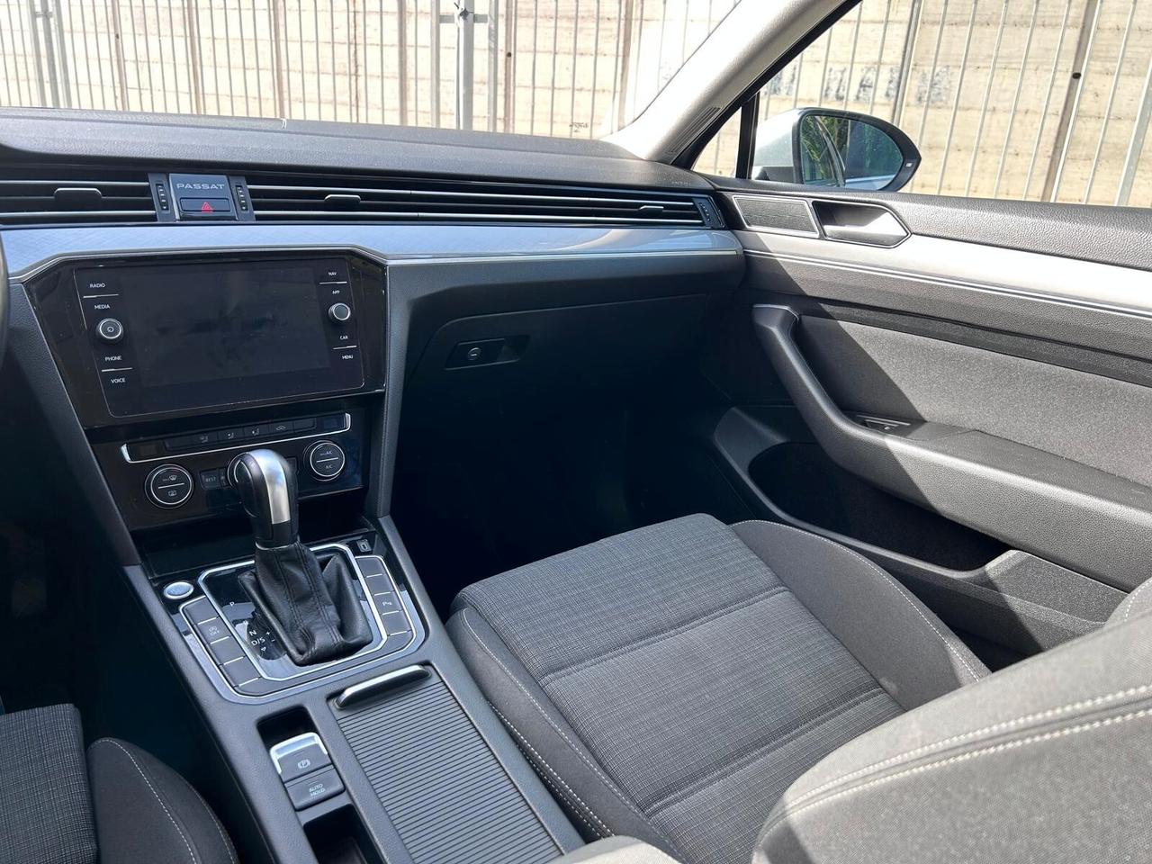 Volkswagen Passat Variant 1.6 TDI SCR DSG Business BMT