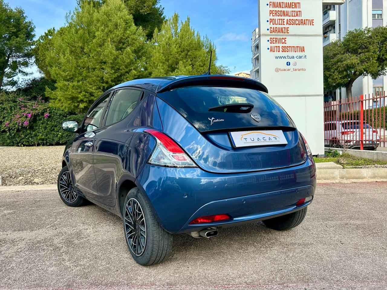 Lancia Ypsilon 1.2 LPG Silver