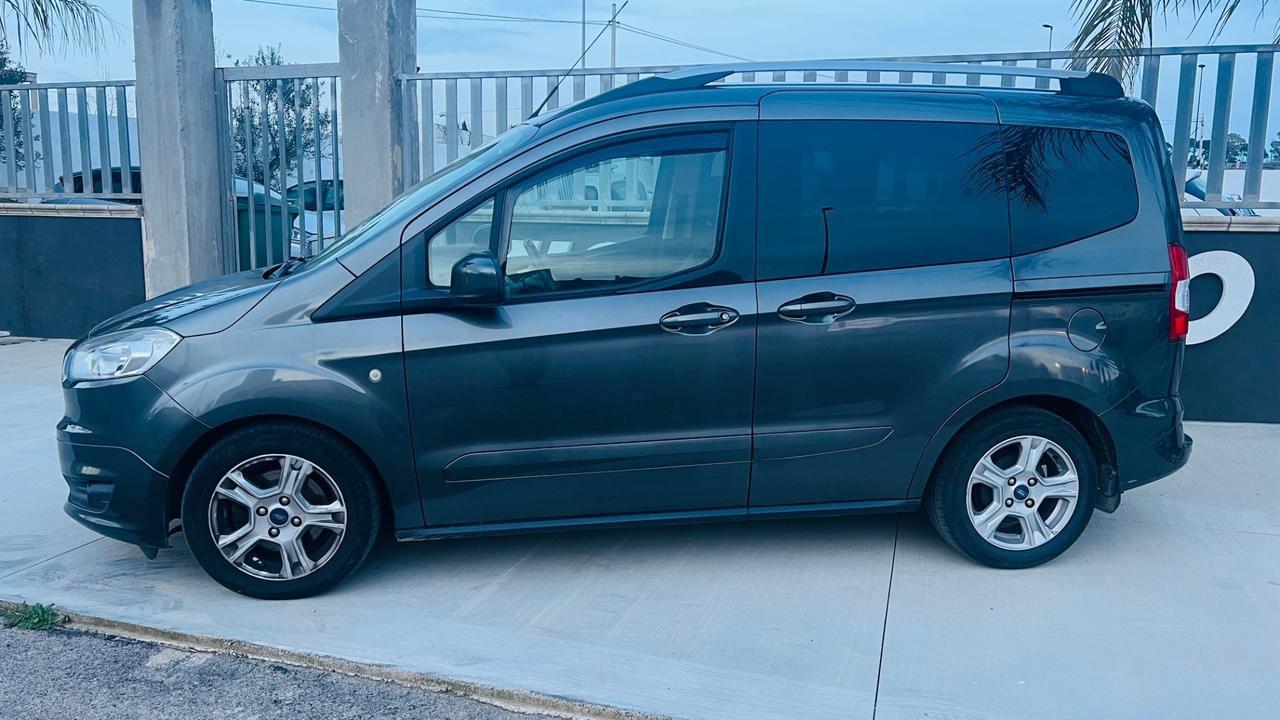 Ford Tourneo Courier 1.5 TDCI 95 CV Titanium