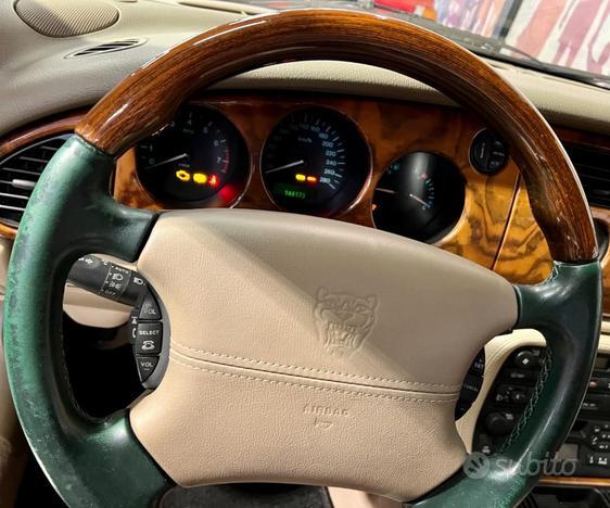 JAGUAR XK8 4.2 Coupé