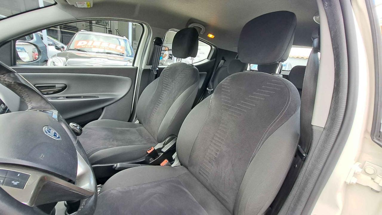 Lancia Ypsilon 1.3 MJT 16V 95 CV S&S Gold