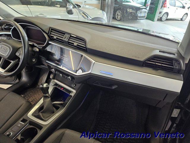 AUDI Q3 35 TDI Business Advanced