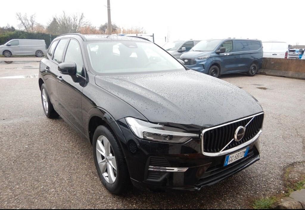 VOLVO XC60 2.0D 197CV B4 (D) GEARTRONIC MOMENTUM ( FARI LED - COCKPIT - NAVI - SENSORI POST. - CERCHI 18 )
