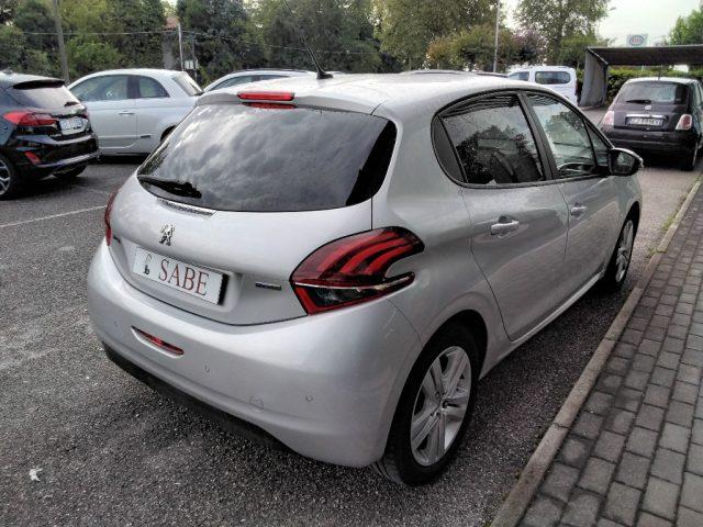 PEUGEOT 208 VTi Style 82cv
