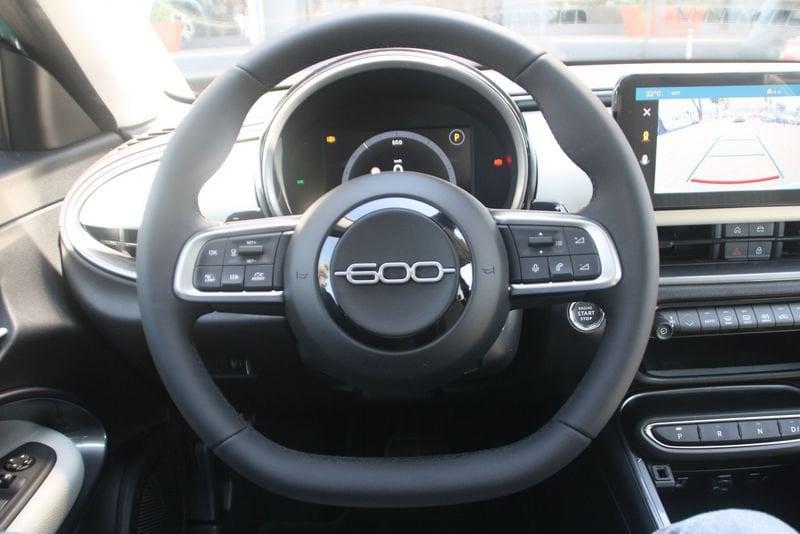 FIAT 600 Hybrid MHEV La Prima