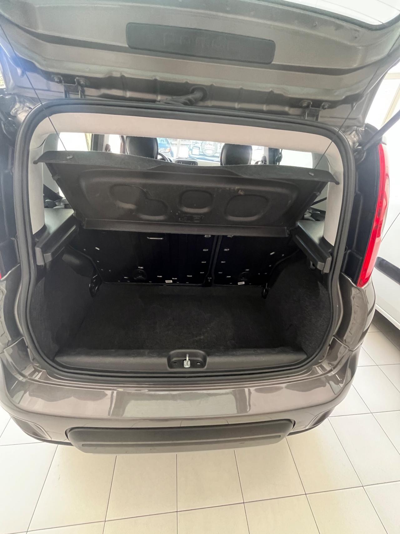 Fiat Panda 1.0 FireFly S&S Hybrid Red