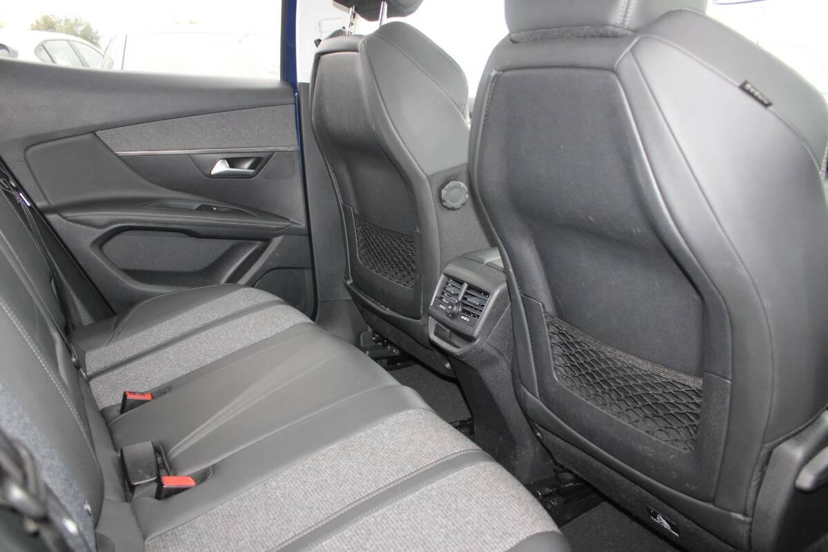 Peugeot 3008 1.2 Allure s&s 130cv NAVIGATORE & Virtual Cockpit