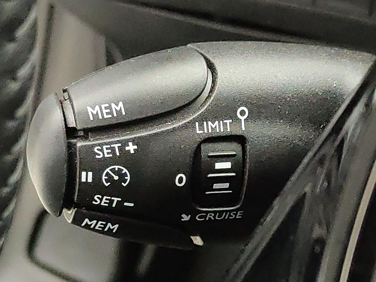 PEUGEOT 208 II 2023 1.2 PURETECH 100CV ALLURE