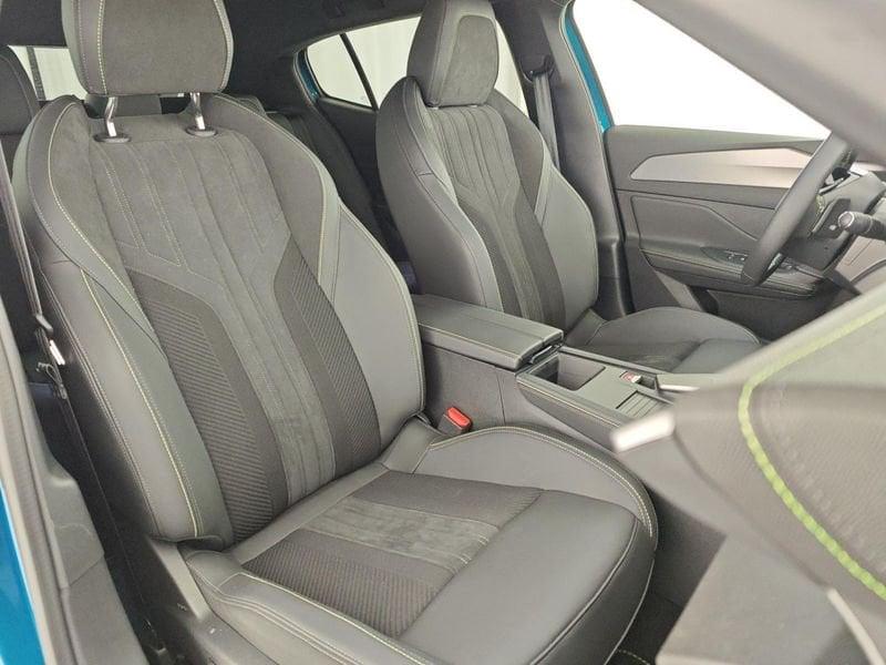 Peugeot 408 Hybrid 145 e-DCS6 GT