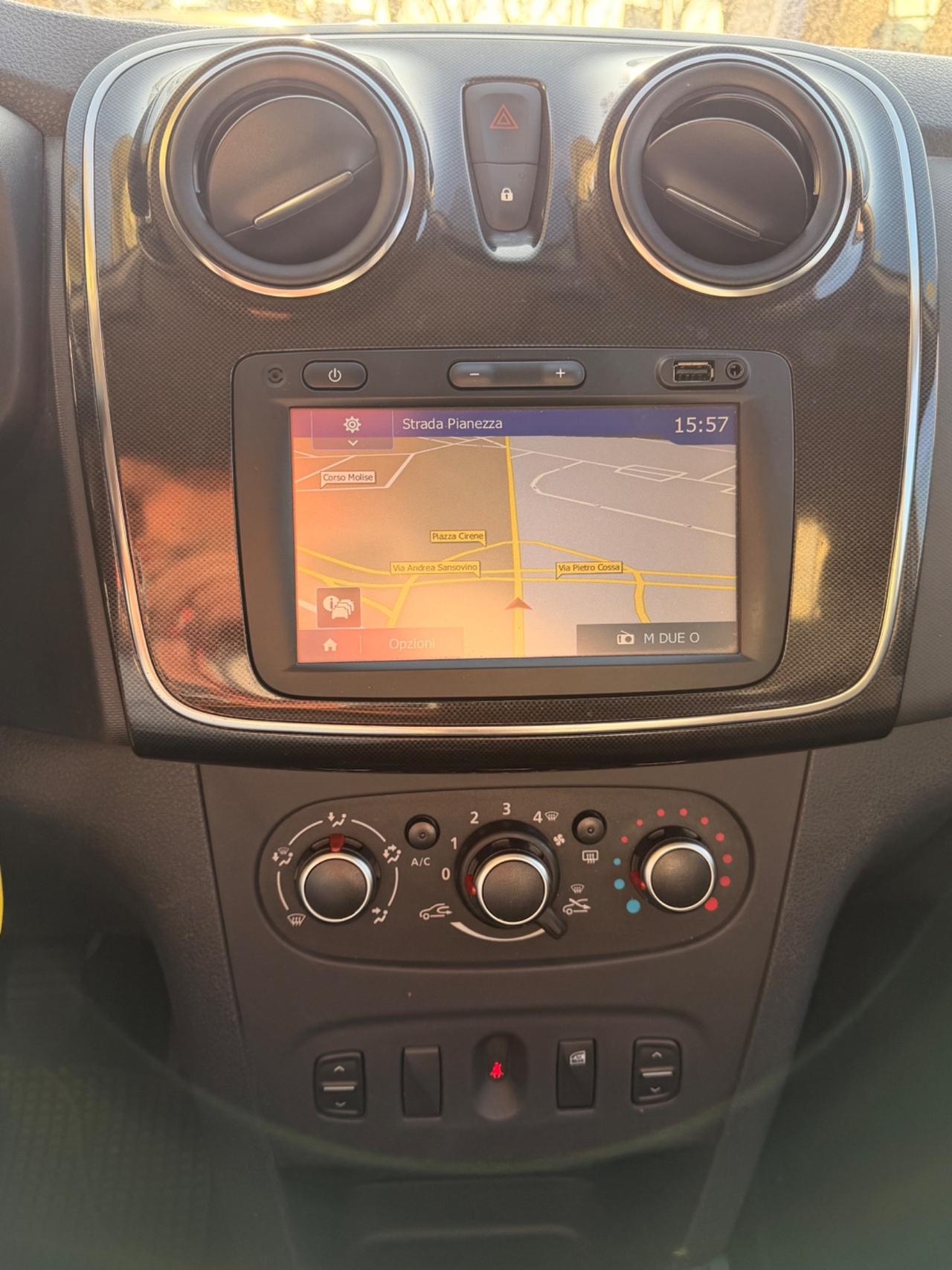 Dacia Sandero GPL EURO6B Lauréate 2017