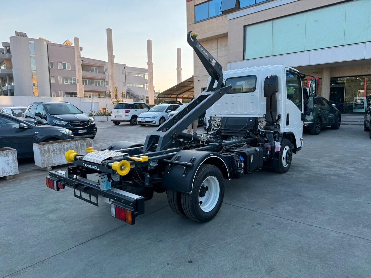 Isuzu M27 3.0 150cv Scarrabile Marrel 3 Ton.