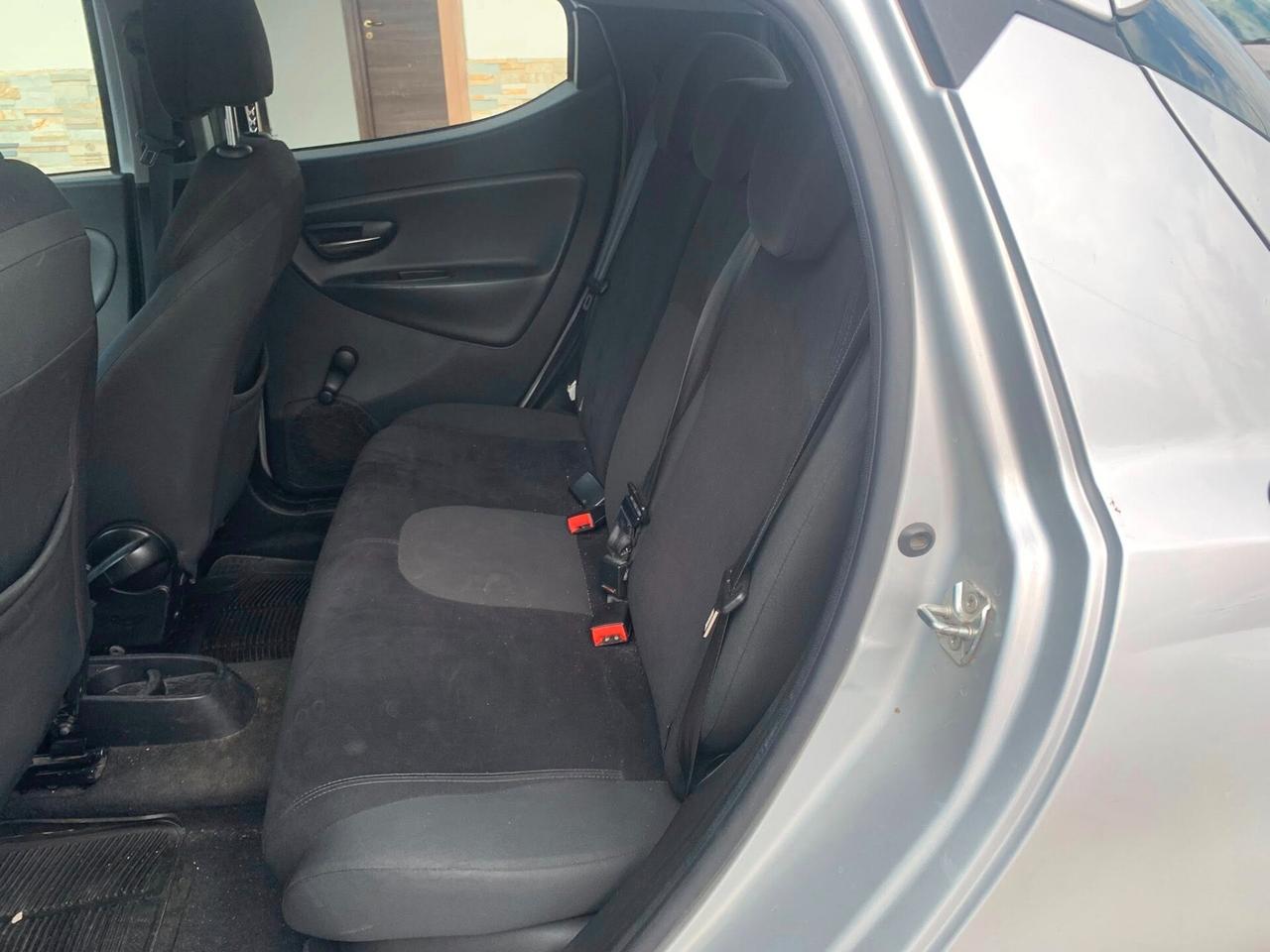 Lancia Ypsilon 1.3 MJT 95 CV Gold 2015