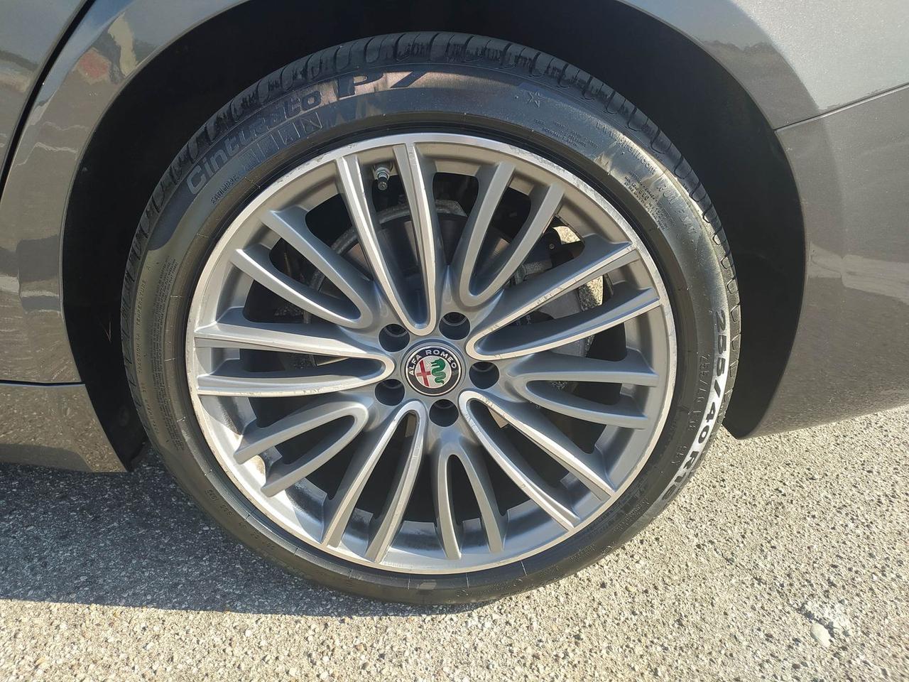 Alfa Romeo Giulia Business Launch Edition 2 #11365