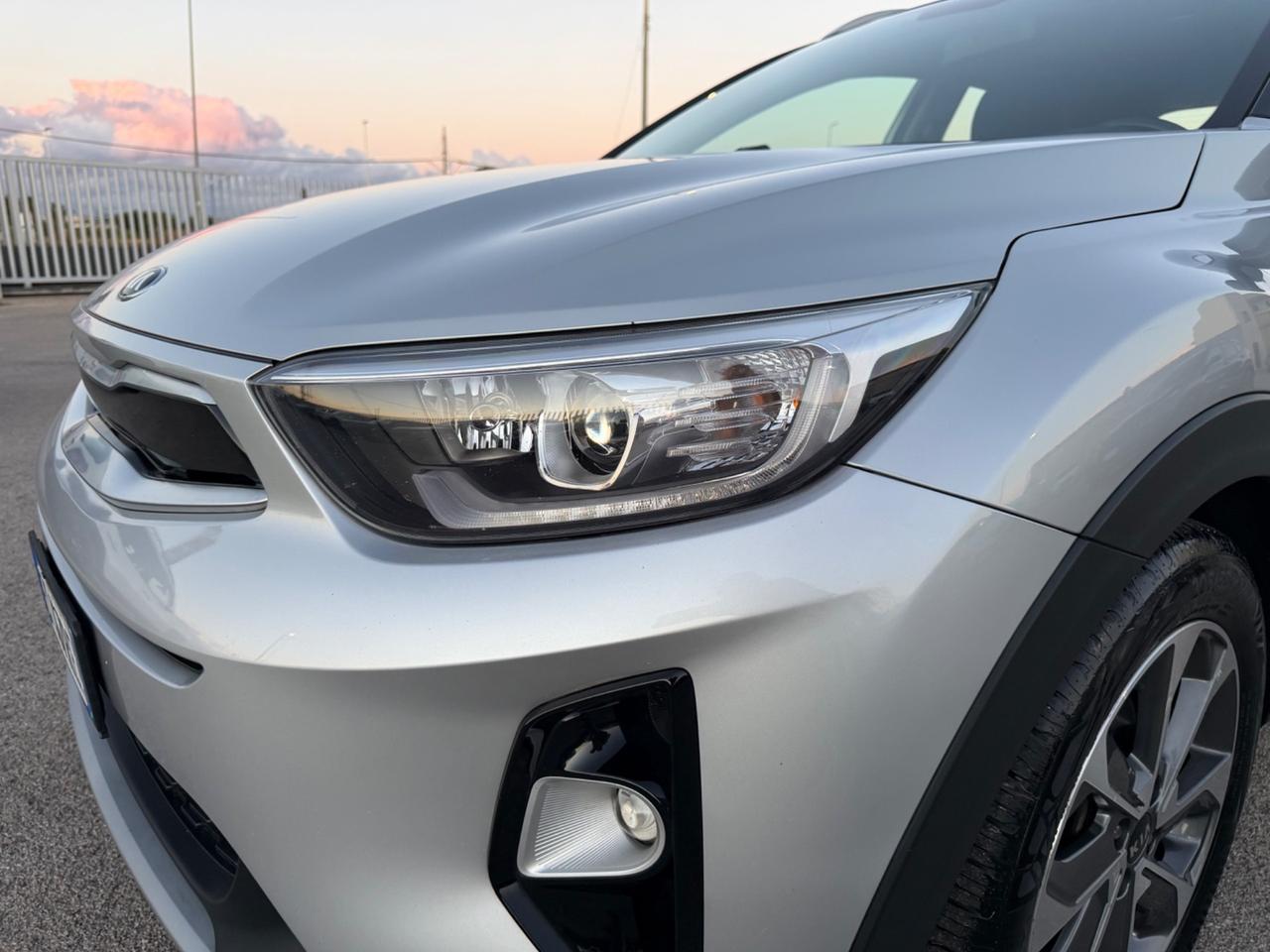 KIA STONIC 1.4 MPI 100 CV STYLE PACK FULL LED NY19