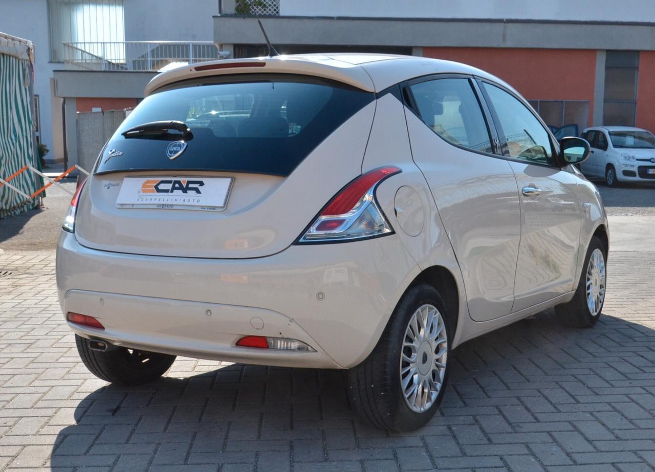 Lancia Ypsilon 1.2 69 CV 5 porte Gold