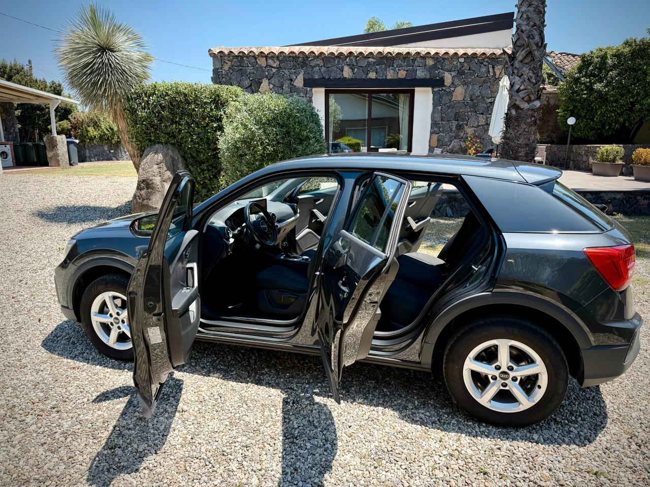 Audi Q2 35 TDI S tronic Business