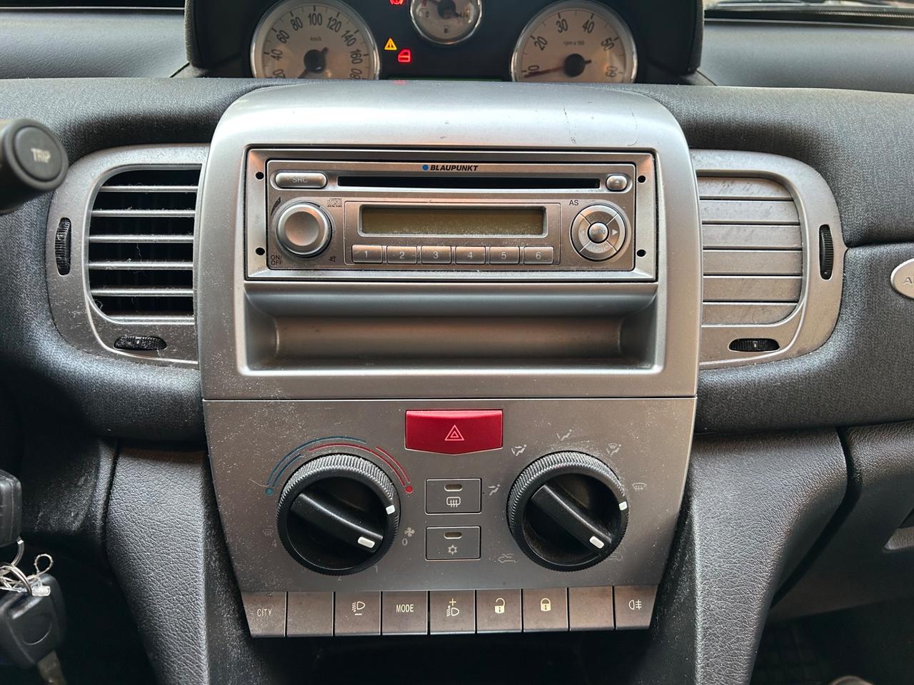 Lancia Ypsilon 1.2 8v Argento 69cv EURO 5 | NEOPATENTATI!!!