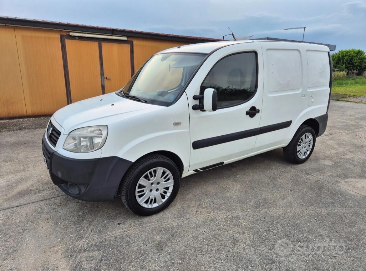 Fiat Doblo 1.9 JTD 105 cv solo 116 mila km gancio traino