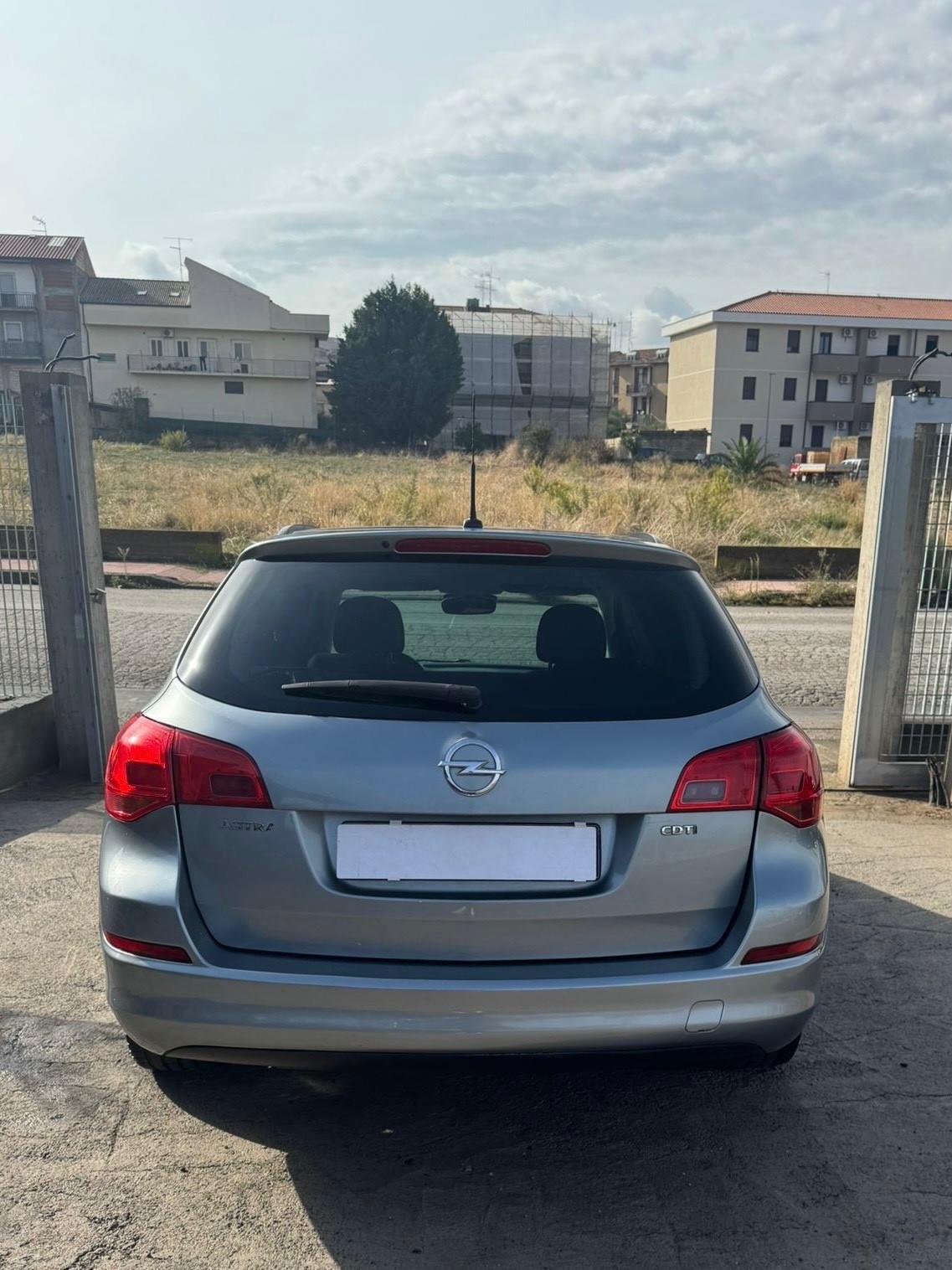 Opel Astra 1.7 CDTI 110CV Sports Tourer Cosmo Fleet