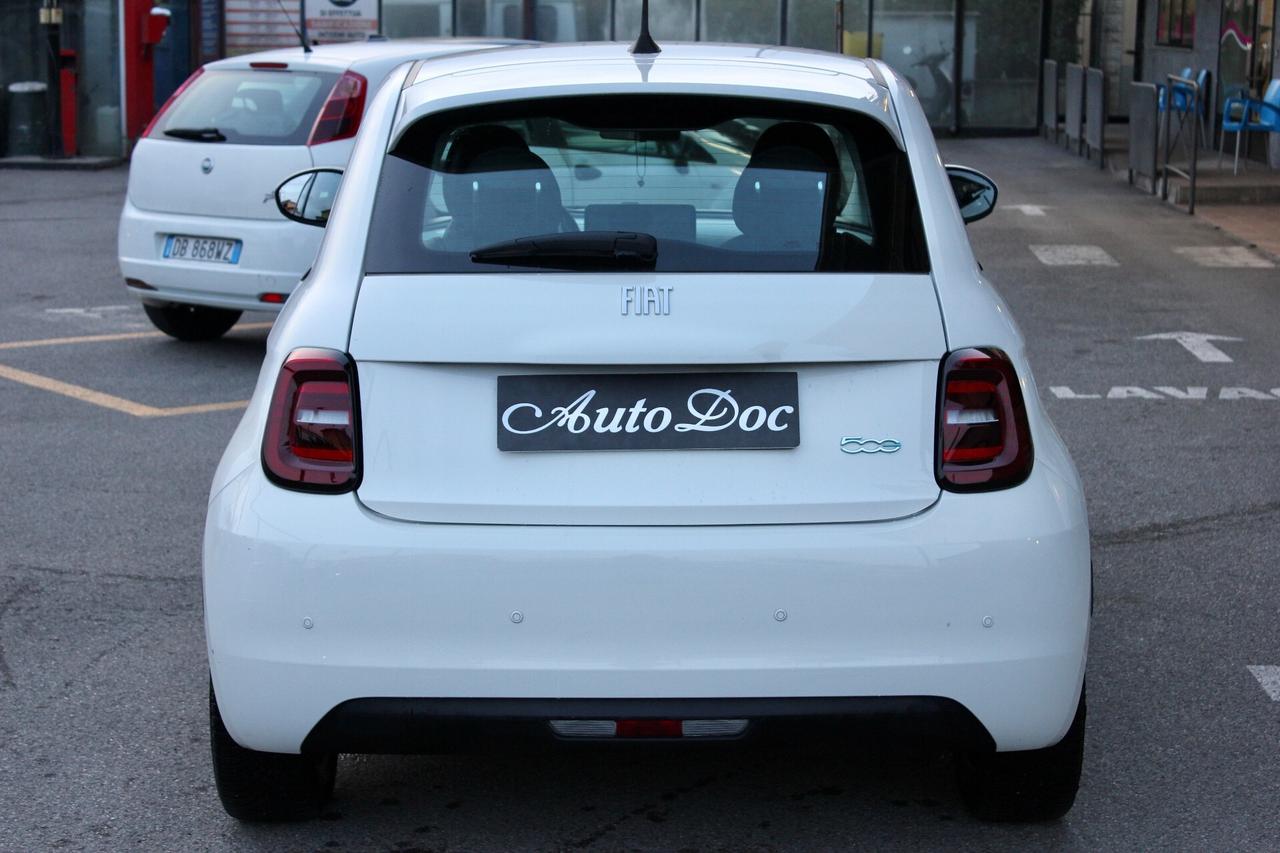 Fiat 500e Berlina 43 kWh Icon 3+1 SENSORI POST.