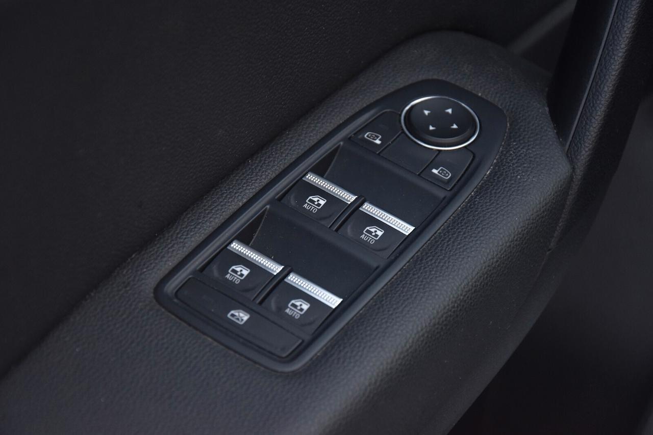 Renault Captur Plug-in Hybrid E-Tech 160cv Intens