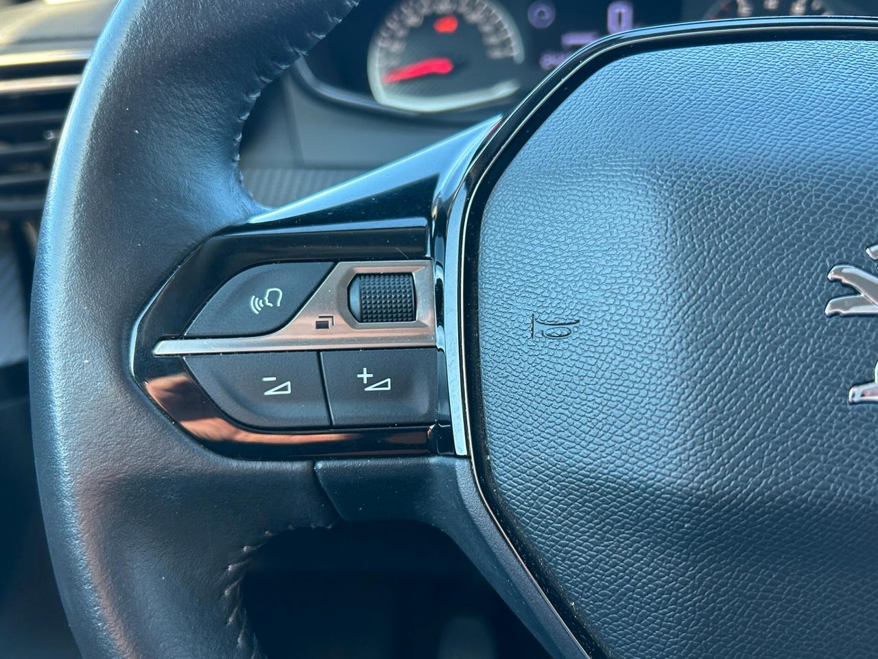 Peugeot 2008 1.2 puretech Active