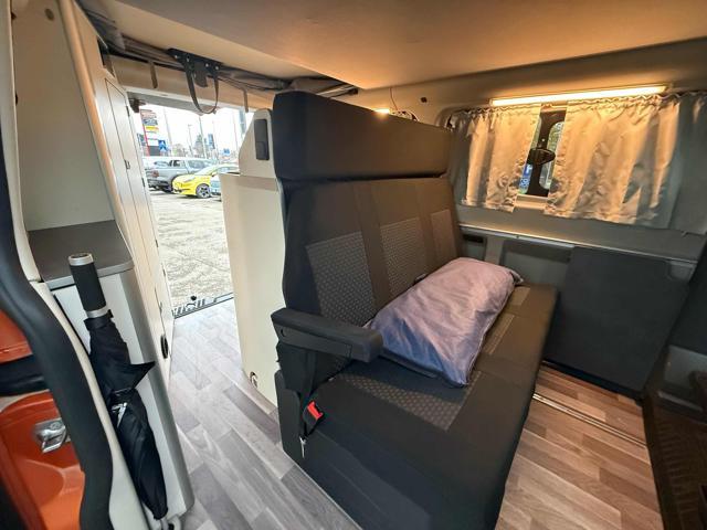 FORD Transit Custom 320 2.0 150 PC-TN Nugget Titanium