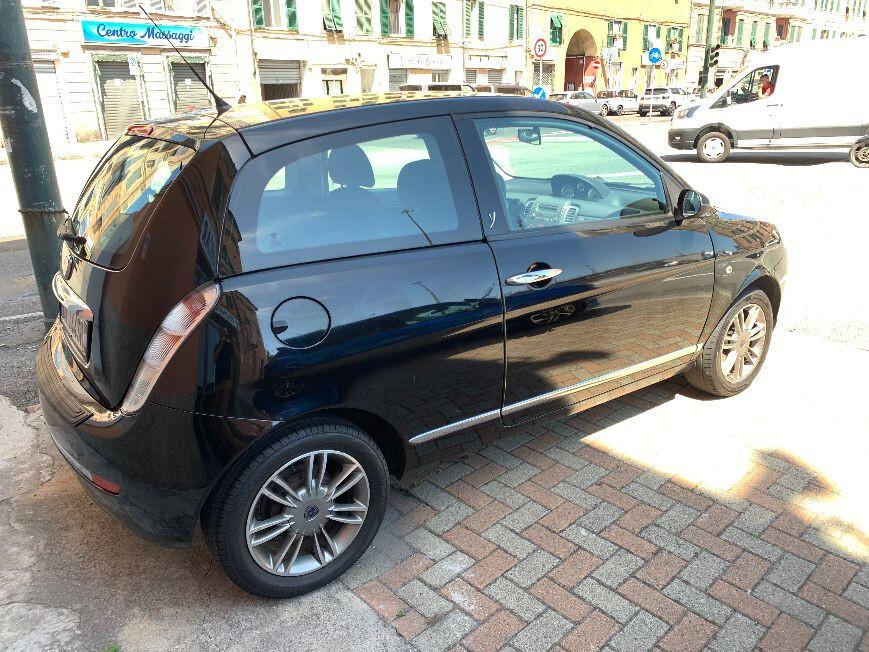 Lancia Ypsilon 1.2 Platino- OK NEOPATENTATI