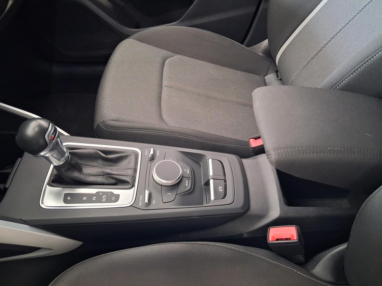 Audi Q2 30 TDI S tronic Business Design