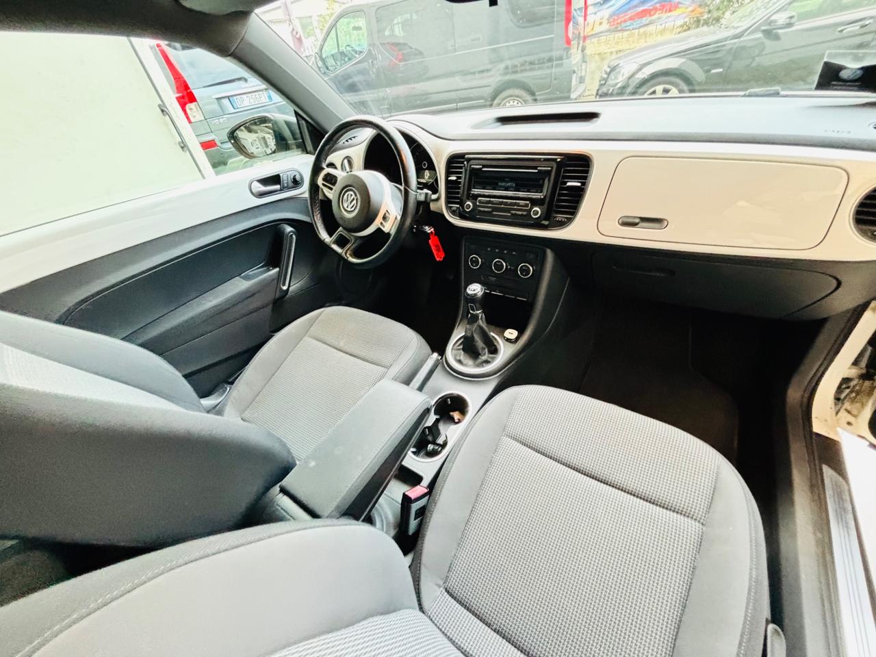 Volkswagen Maggiolino 1.6 TDI DSG Design