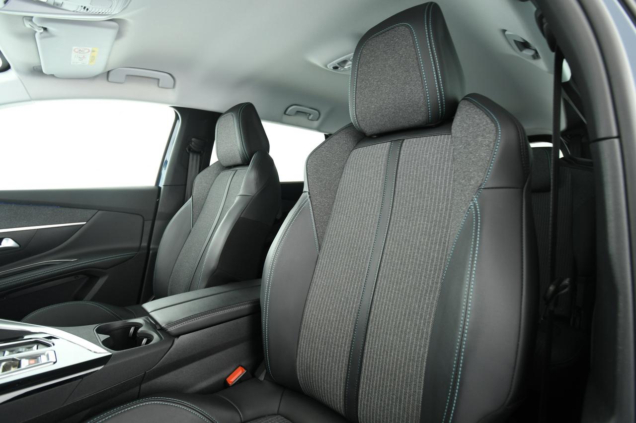 PEUGEOT 5008 1.5 bluehdi Allure Pack s&s 130cv eat8 CAMERA+APP CONNECT