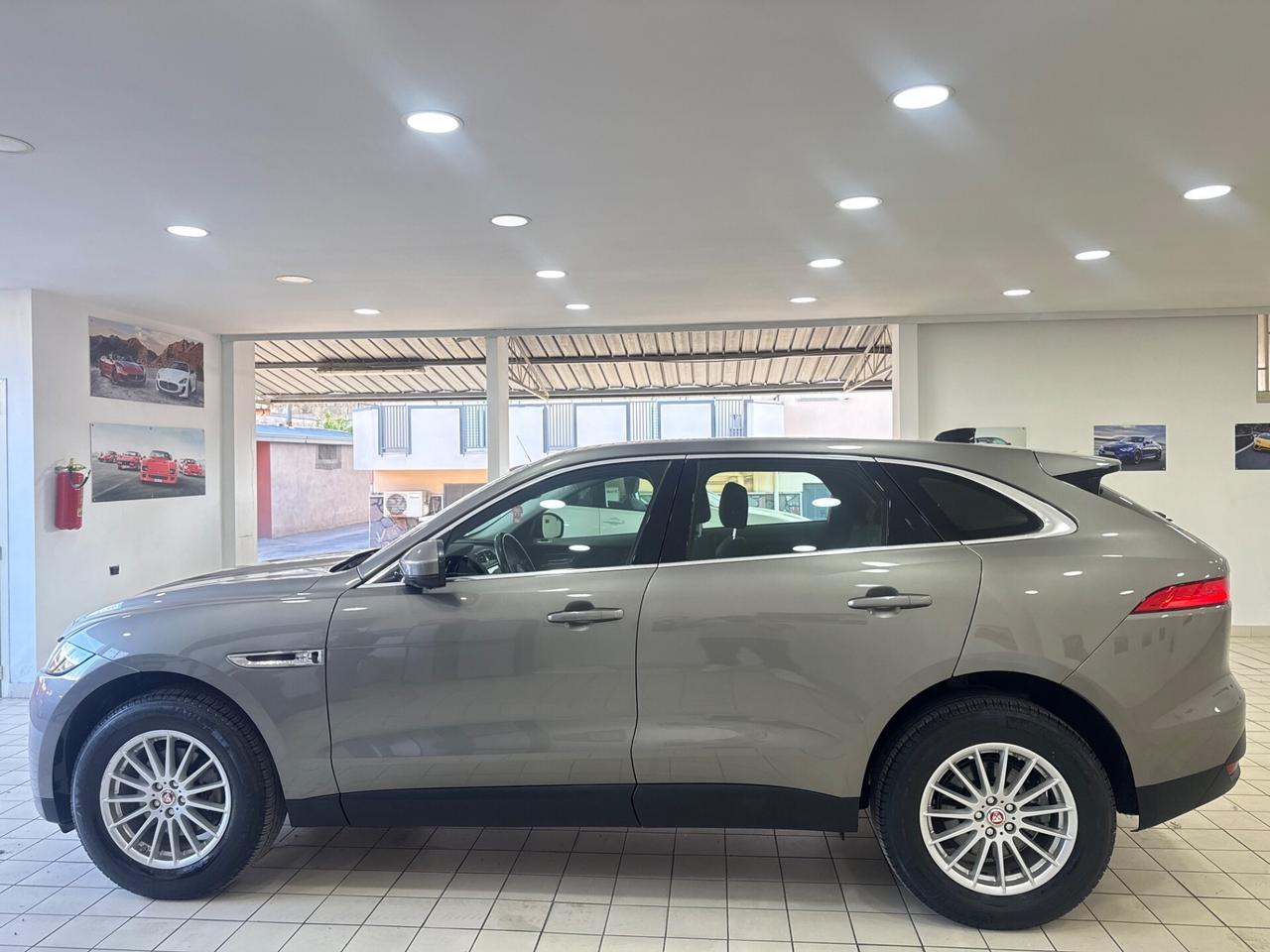 Jaguar F-Pace 2020 180 cv portfolio