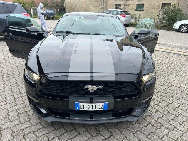 FORD Mustang COUPE 3700 V6 309 CV