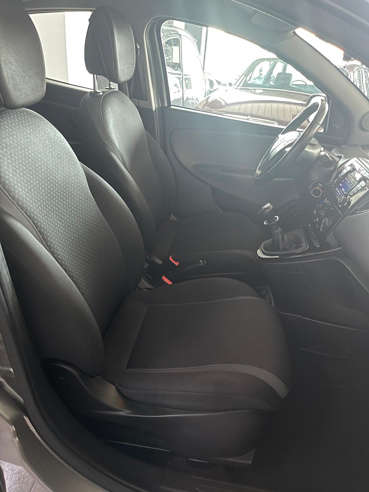 Lancia Ypsilon 1.2 69 CV 5 porte GPL Ecochic Gold