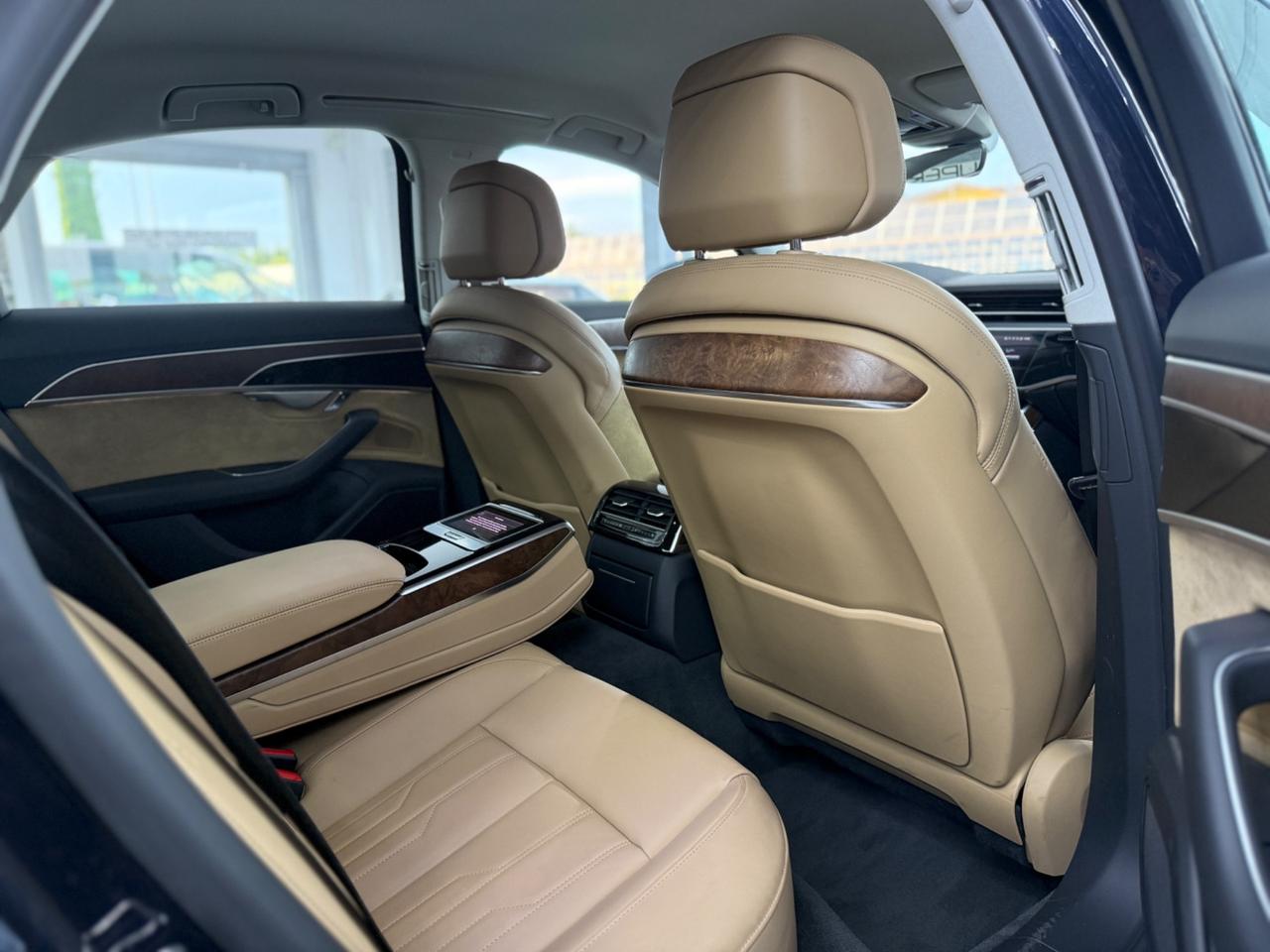 Audi A8 55 TFSI 3.0 quattro tiptronic