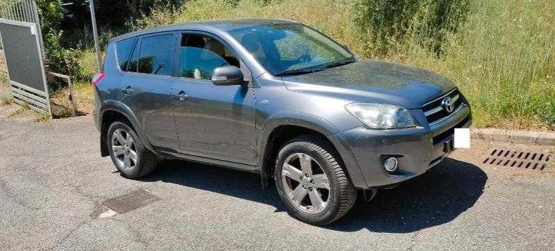 Toyota RAV4 5 Porte RAV4 2.2 d-cat Luxury 150cv auto dpf my09