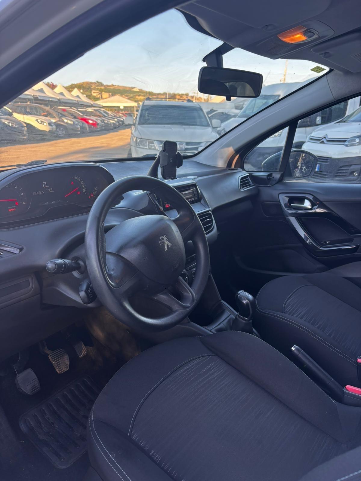 Peugeot 208 1.4 HDi 68 CV 5 porte Allure