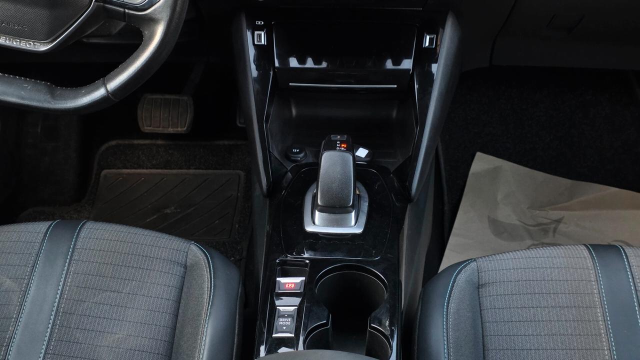 Peugeot 208 motore elettrico 136 CV 5 porte Allure