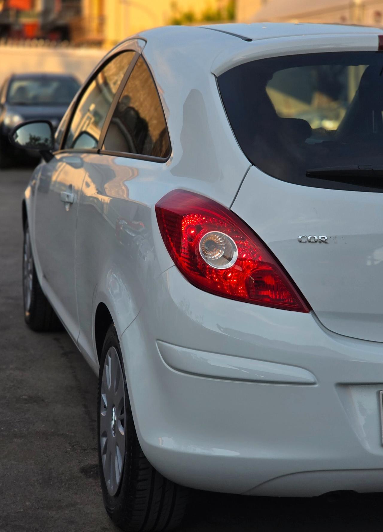 Opel Corsa 1.2 80CV 3 porte GPL-TECH Edition