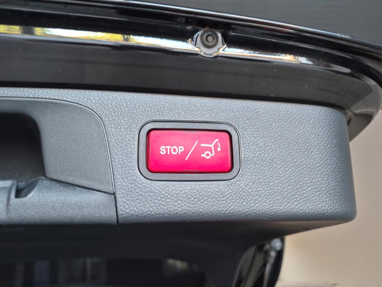 Mercedes-Benz GLC 220 D PREMIUM AMG 4MATIC AUTOMATICA LED NAVI APPLE CAR PLAY/ANDROID AUTO SEDILI ELETTRICI RISCALDABILI RETROCAMERA BLACK PACK