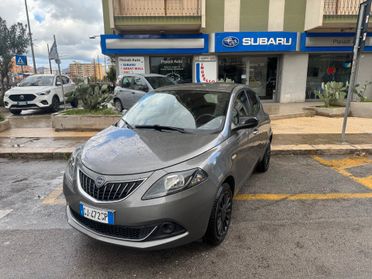 Lancia Ypsilon 1.0 neopatentati