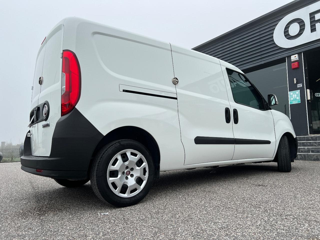 Doblò 1.6MJT 105 PL-TN Cargo Maxi Lam.SX