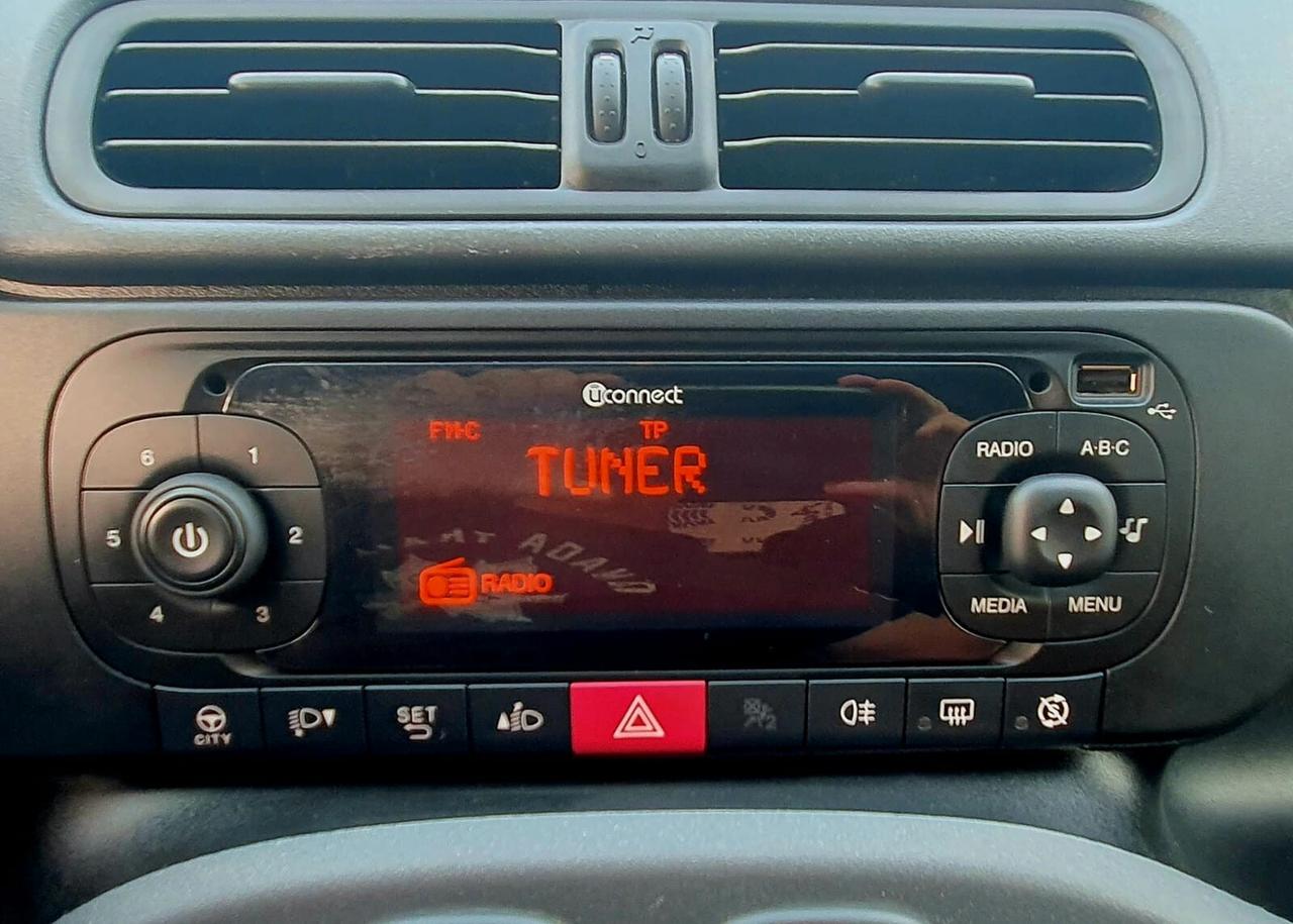 Fiat Panda 1.2 Connected by Wind