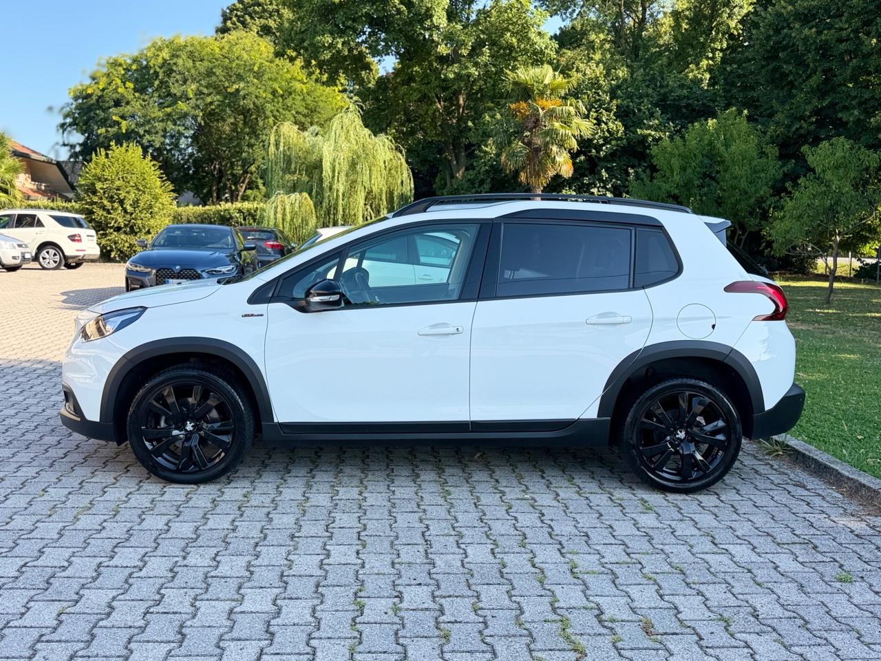 Peugeot 2008 PureTech Turbo 110 EAT6 S&S Black Matt