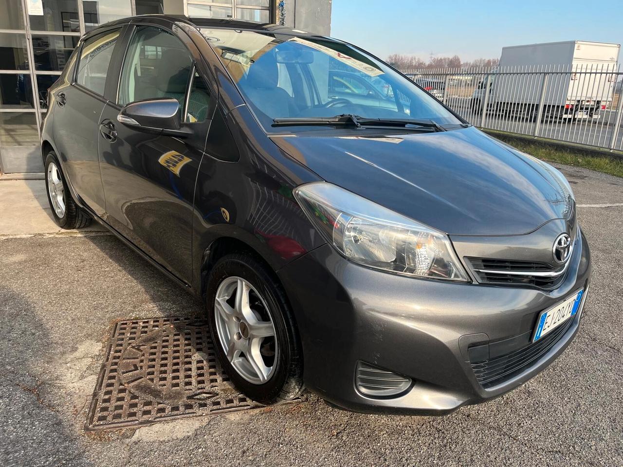 Toyota Yaris 1.3 5 porte Lounge OK NEOPATENTATI