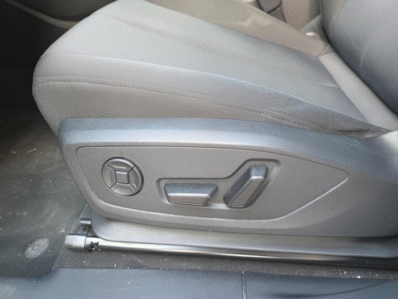 Audi Q3 35 TDI S tronic Business