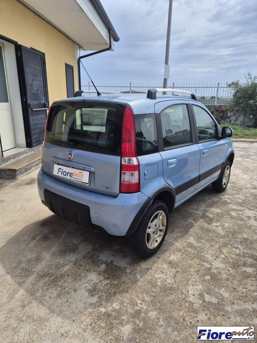 FIAT - Panda - 1.3 MJT 16V DPF 4x4 Climbing