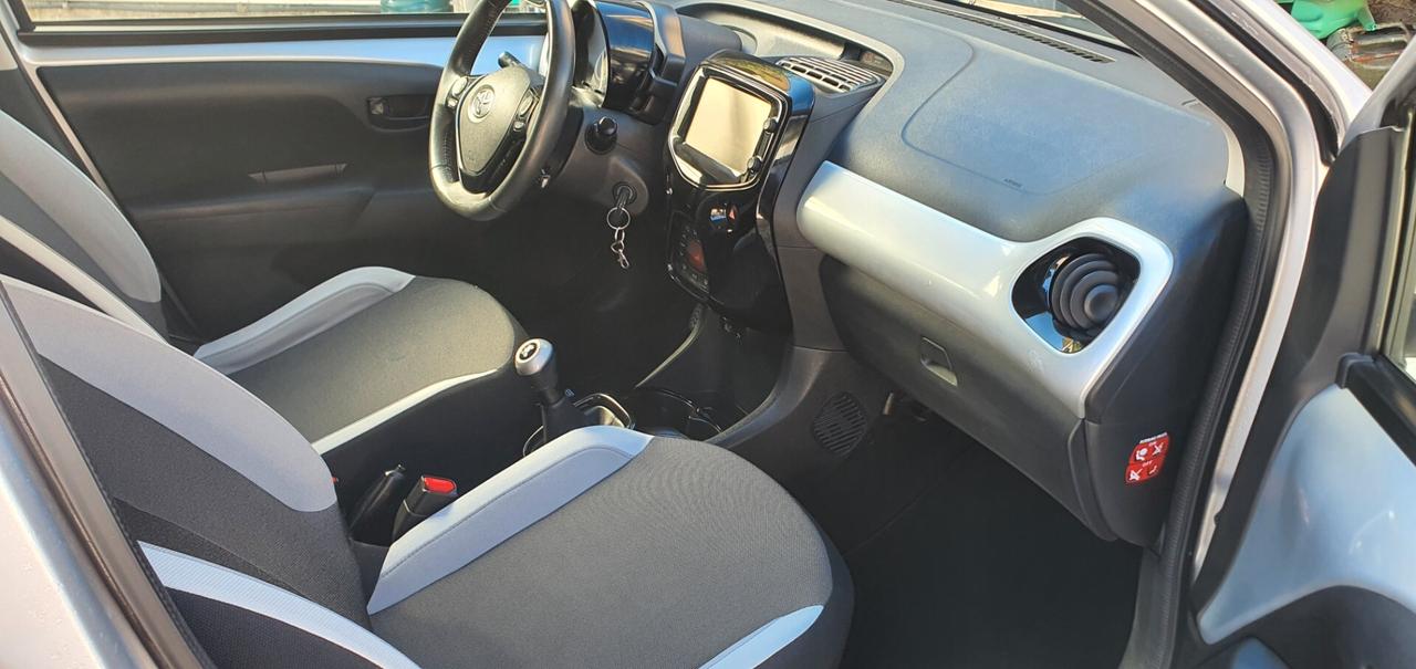Toyota Aygo 1.0 VVT-i 69 CV 5 porte x-play