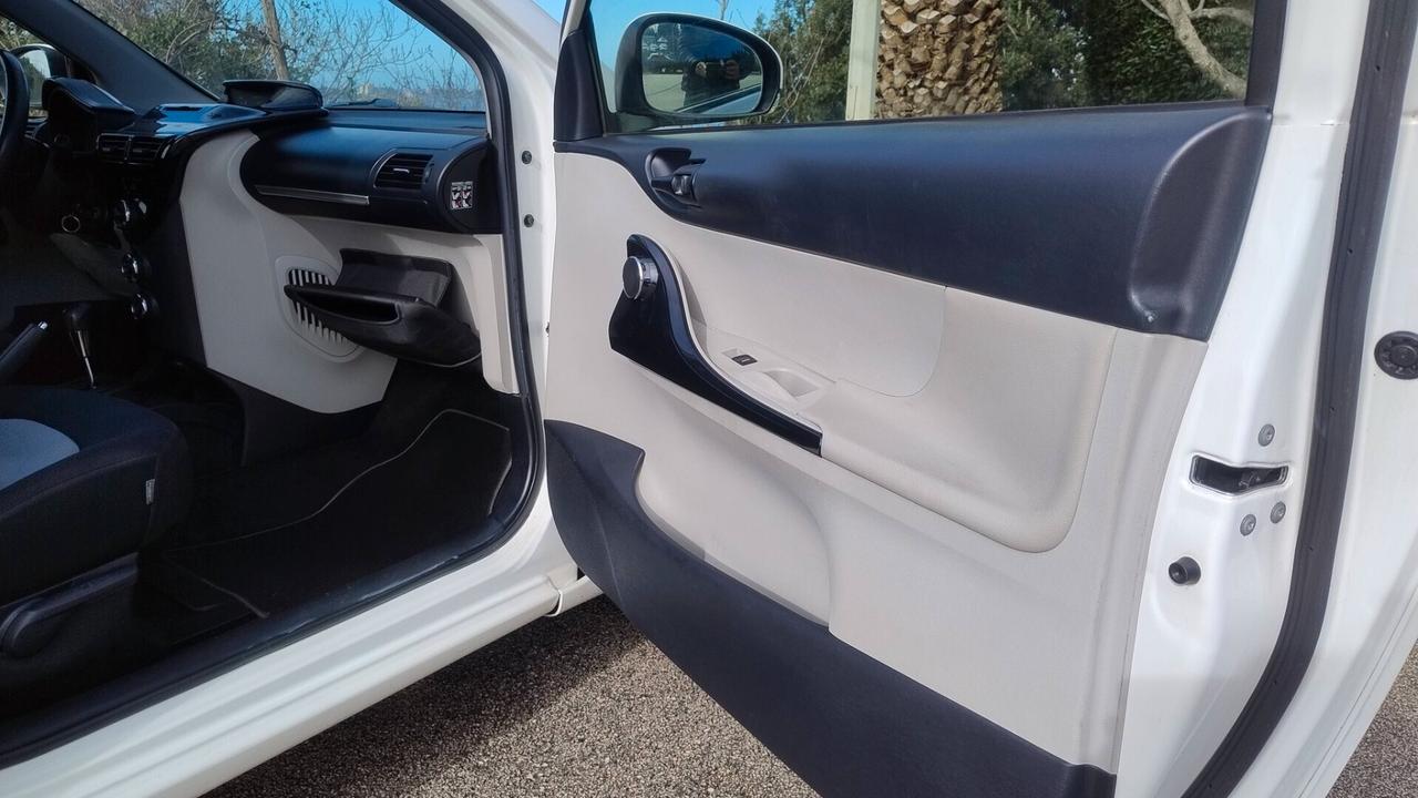 Toyota iQ 1.0 CVT Trend